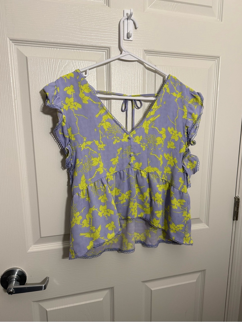 Jessica Simpson Lavender Floral V-Neck Blouse with Lime Print Medium